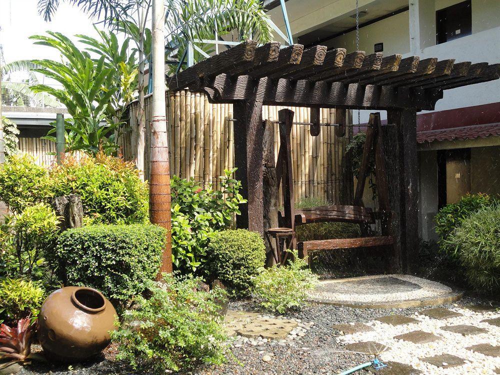Riverview Resort And Conference Center Calamba  Exterior photo
