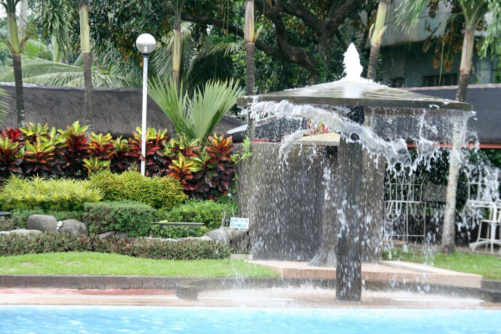 Riverview Resort And Conference Center Calamba  Exterior photo