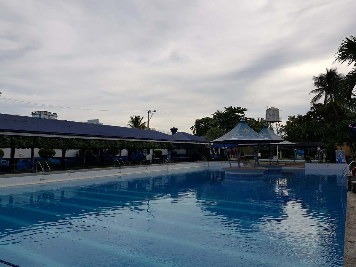 Riverview Resort And Conference Center Calamba  Exterior photo
