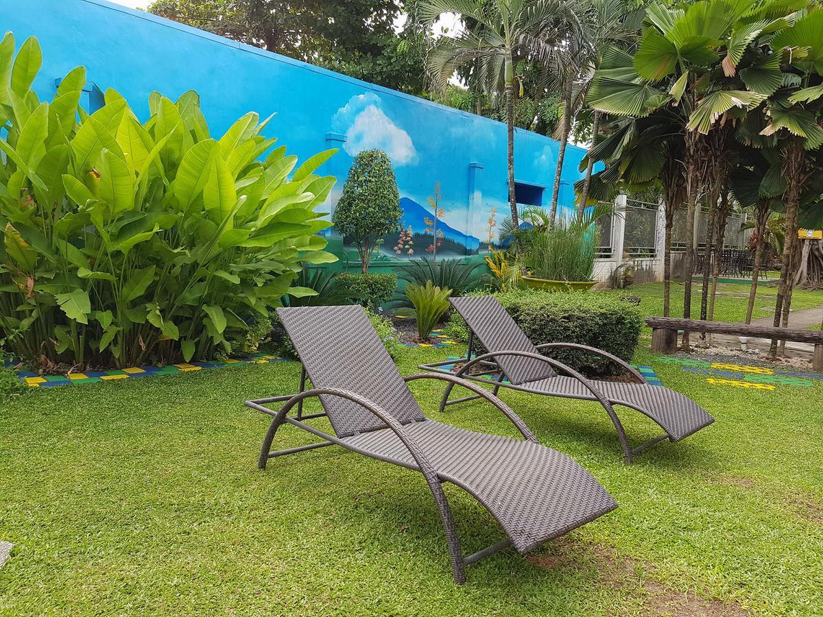 Riverview Resort And Conference Center Calamba  Exterior photo