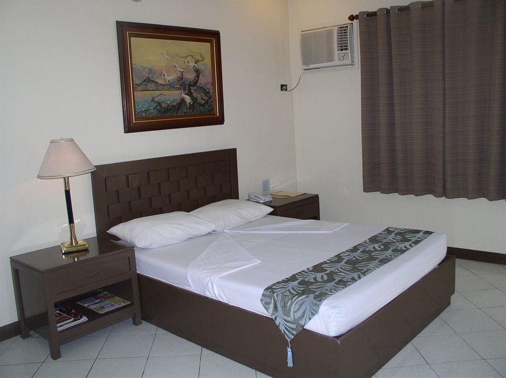 Riverview Resort And Conference Center Calamba  Exterior photo