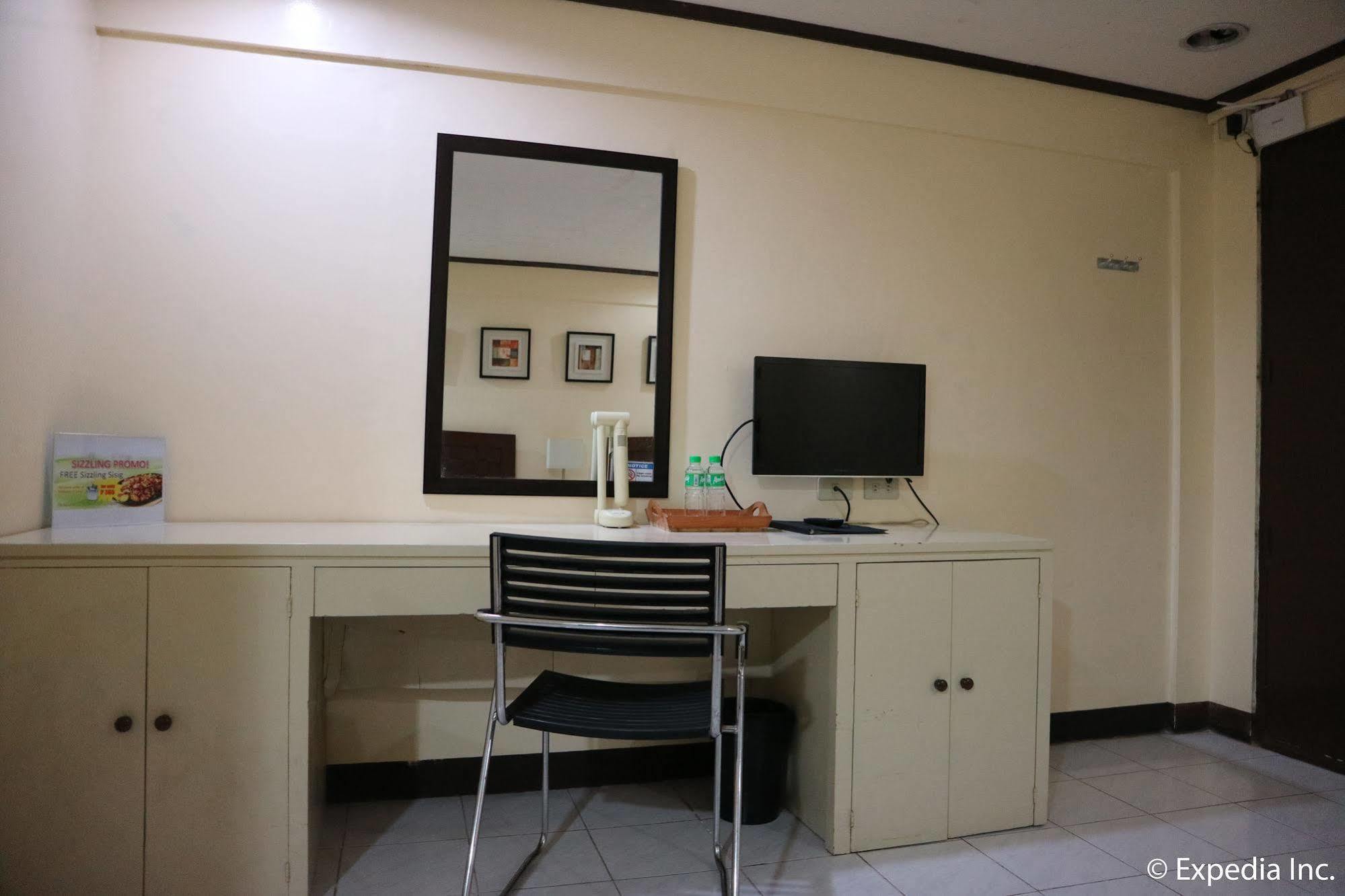 Riverview Resort And Conference Center Calamba  Exterior photo