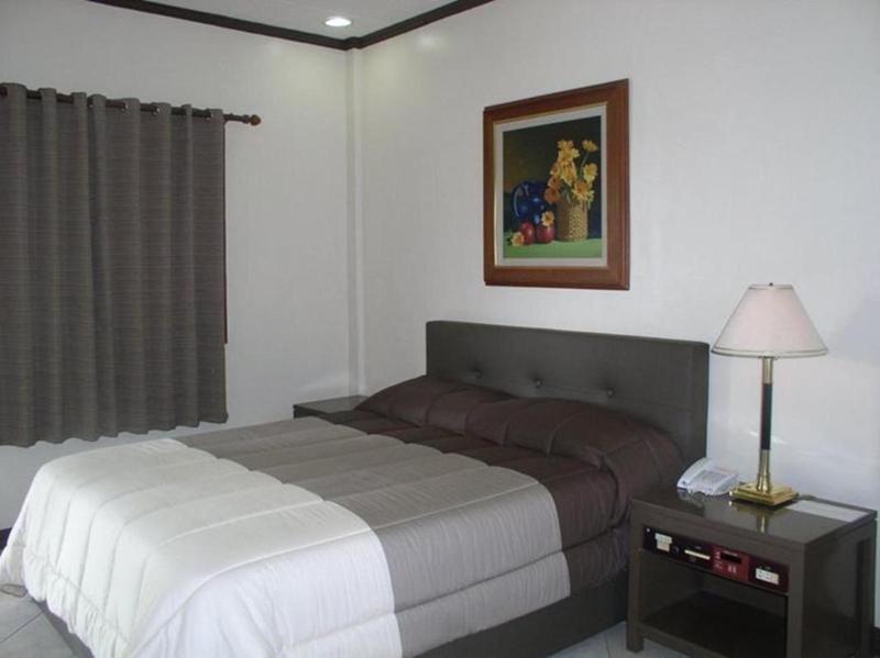 Riverview Resort And Conference Center Calamba  Exterior photo