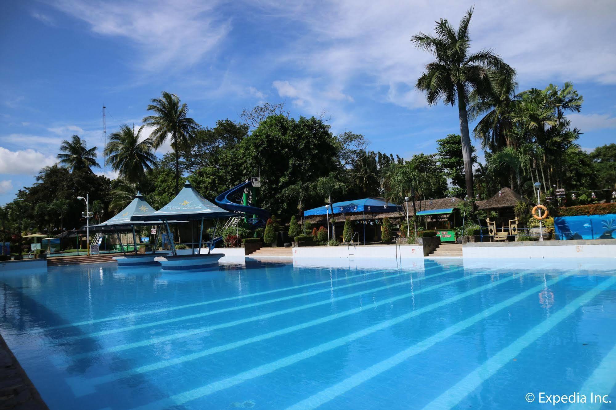 Riverview Resort And Conference Center Calamba  Exterior photo